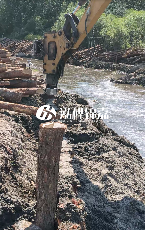 酒泉挖機打木樁專業(yè)施工-圍堰施工用松木樁可以嗎？