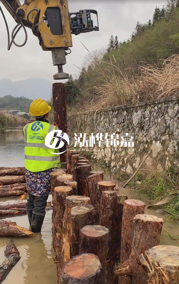 松木樁護坡如何維護以延長使用壽命？做防腐可以嗎？