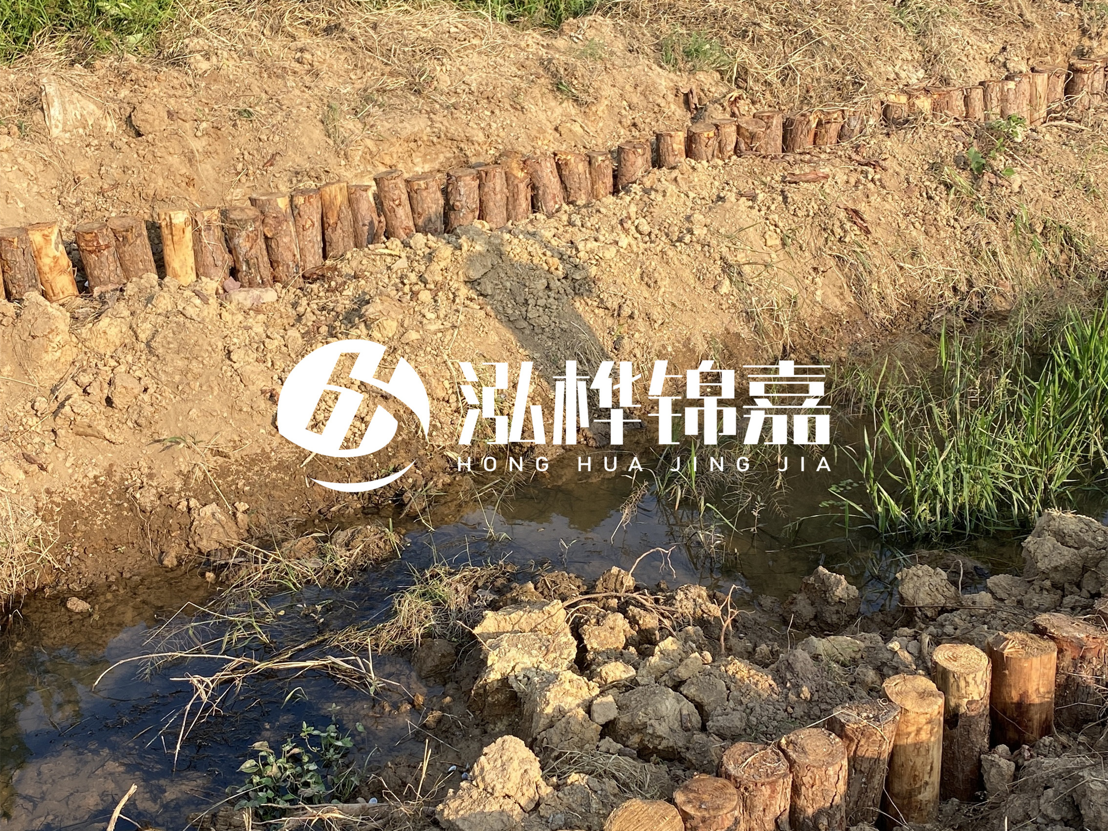 防汛木樁價(jià)格中的施工費(fèi)如何計(jì)算？水下打樁和陸地打樁費(fèi)用差異？