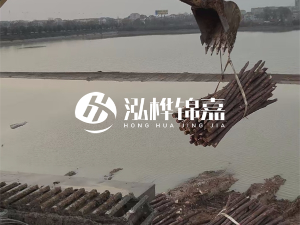 包工包料和清工施工哪種更劃算？1000根松木樁正常施工周期要多久？