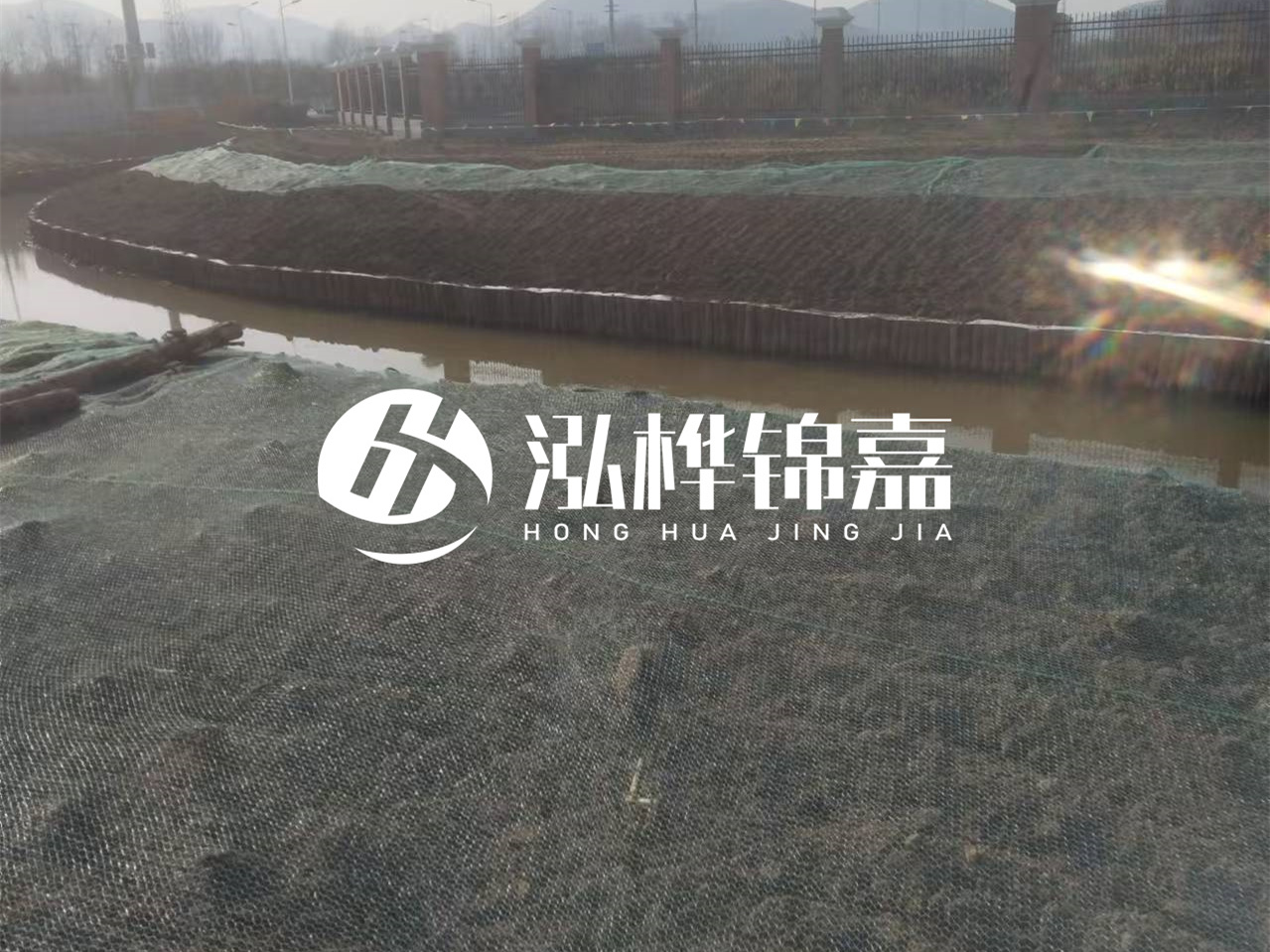 河道木樁打不下去怎么辦？河道打樁木能在水里使用多少年？