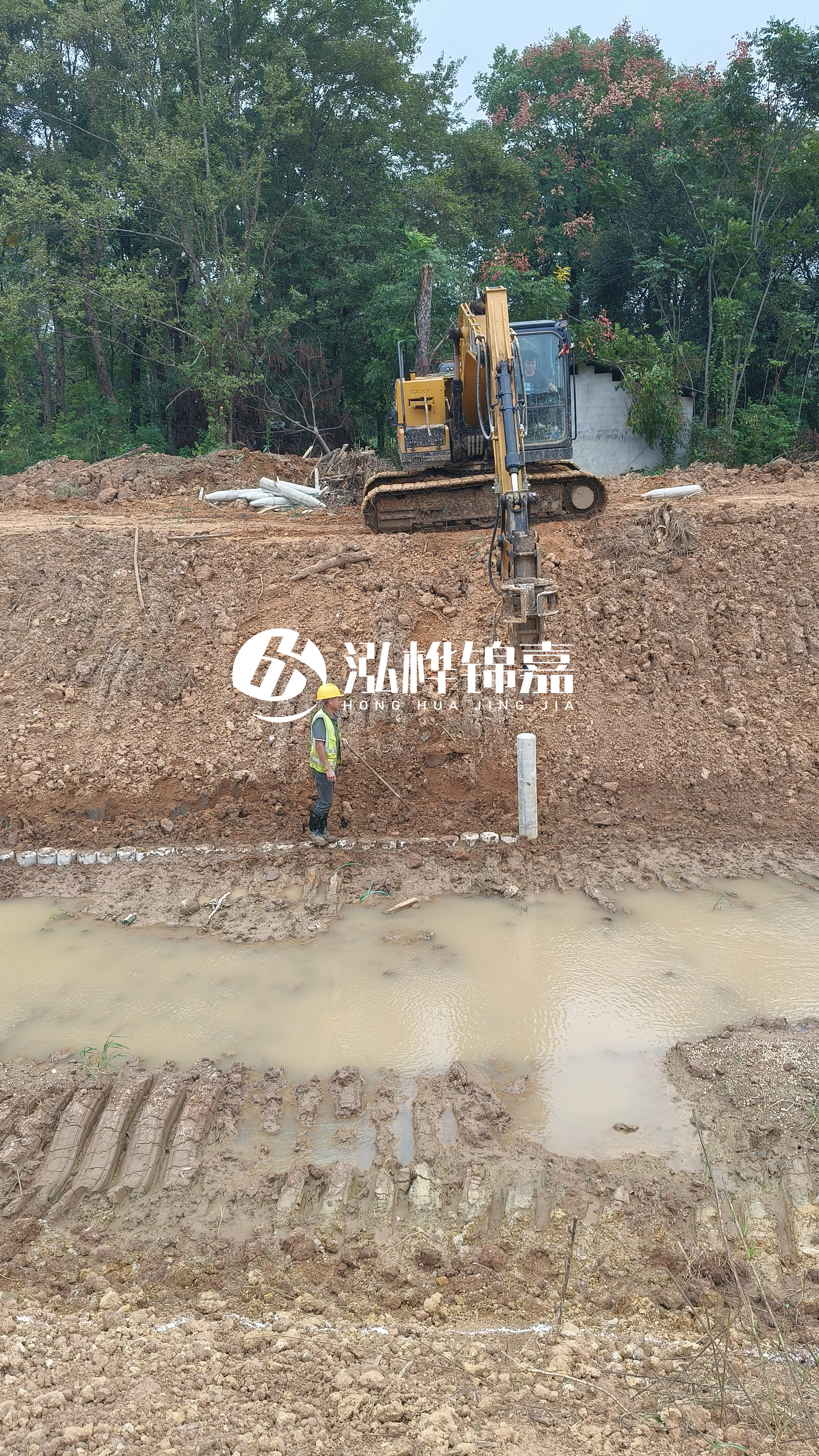 水泥仿木樁施工隊(duì)泓樺錦嘉 - 購買水泥仿木樁包安裝嗎？